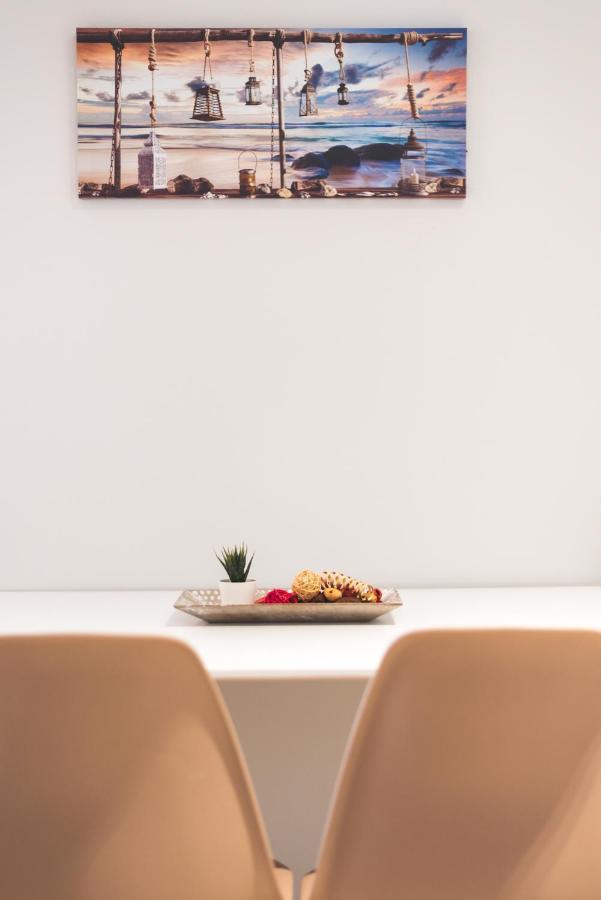 Townhall Apartment's * Rhodes City