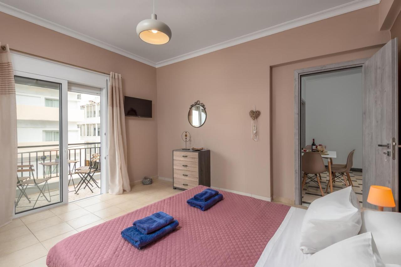Townhall Apartment's *