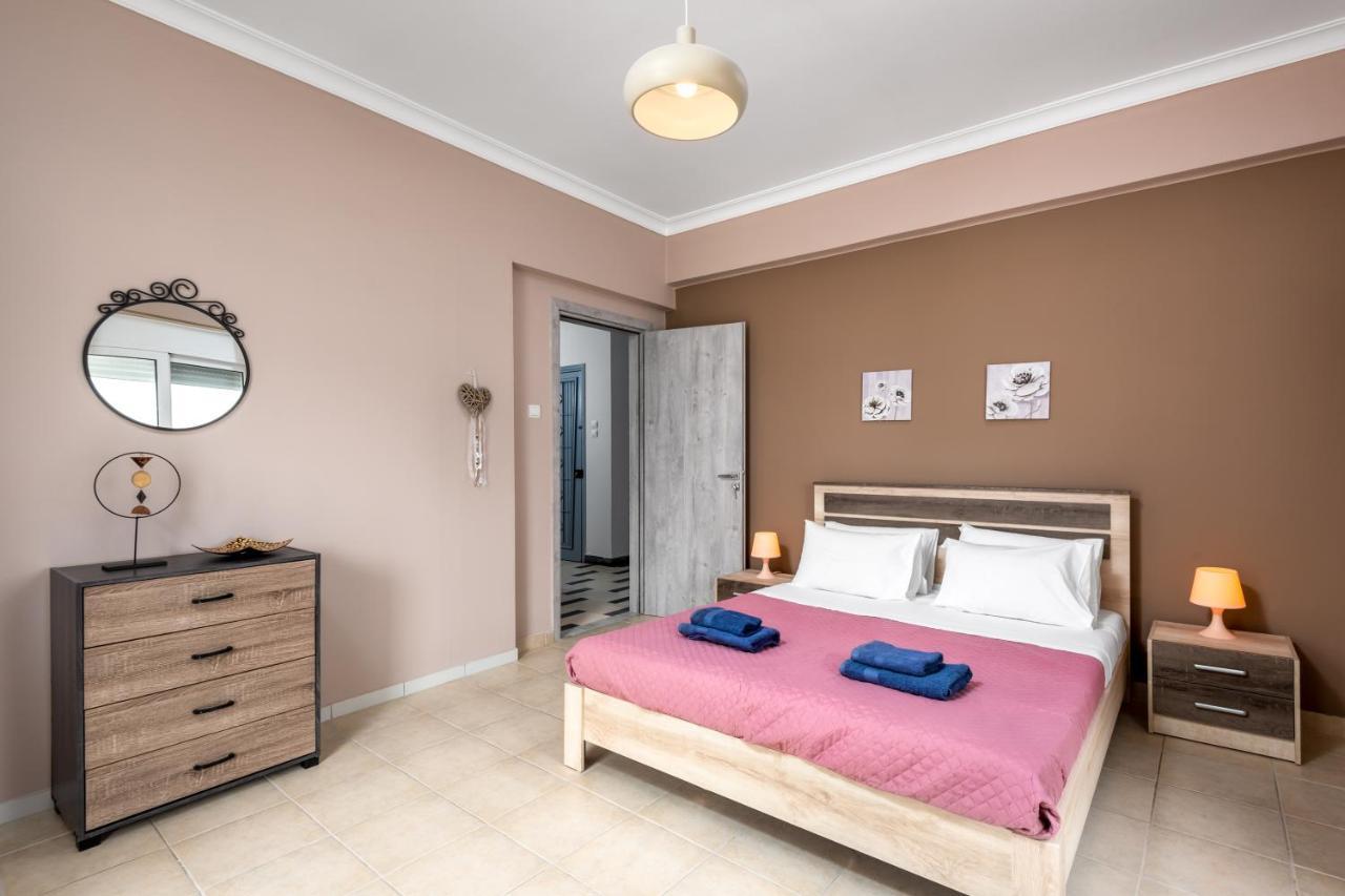 Townhall Apartment's *