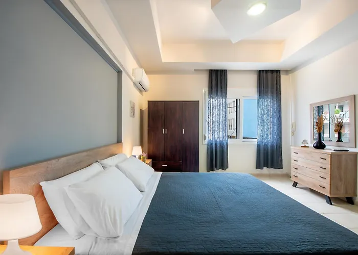 Townhall Apartment\'S