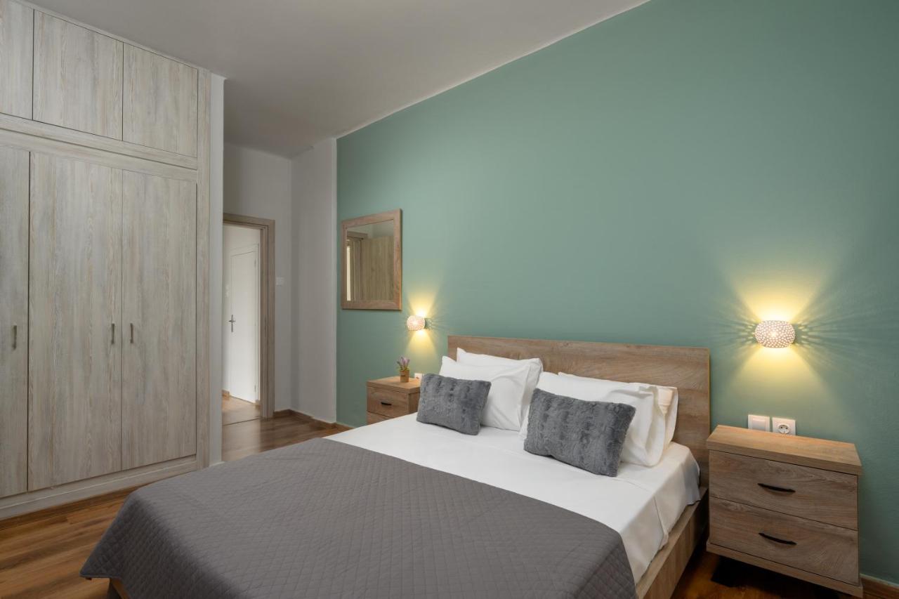 Townhall Apartment's Rhodes City