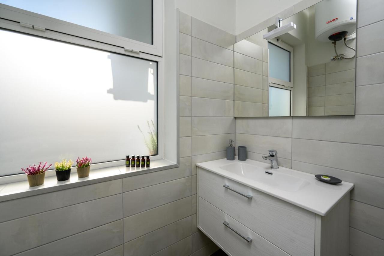 Townhall Apartment's Apartment Rhodes City